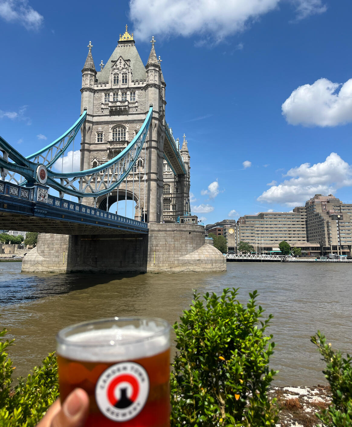 Beautiful photo of tower bridge in London